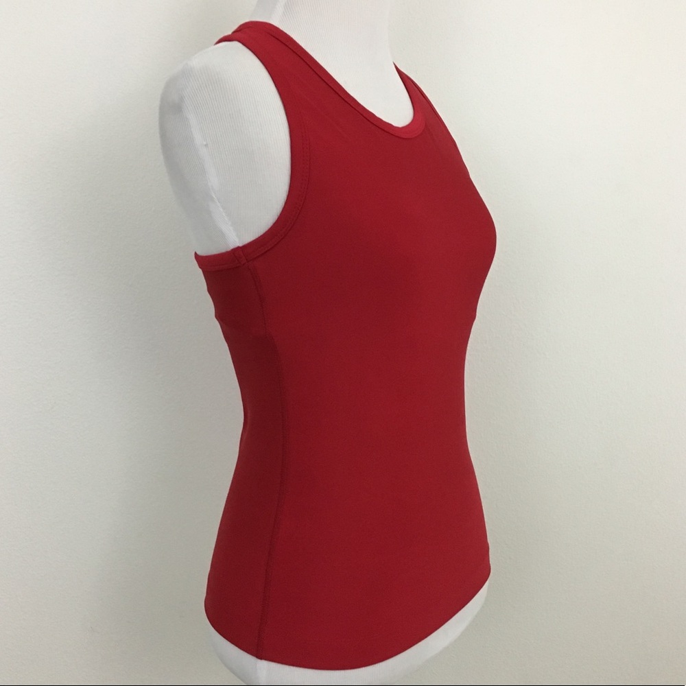 🔴 Athletic Racerback Tank Top - Picture 2 of 5